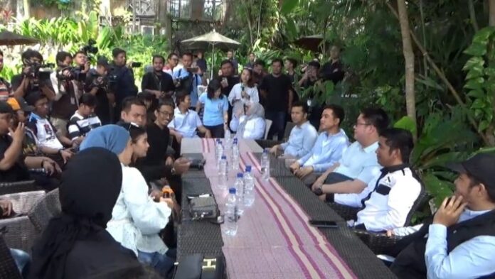 Ngobrol Santai Ala Gibran