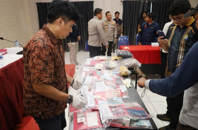 Barang Bukti Operasi Antik